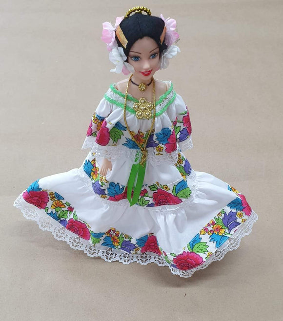 Pollera standing collection doll
