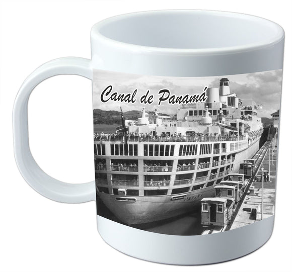 Cruise crossing the Panama Canal Ceramic mug